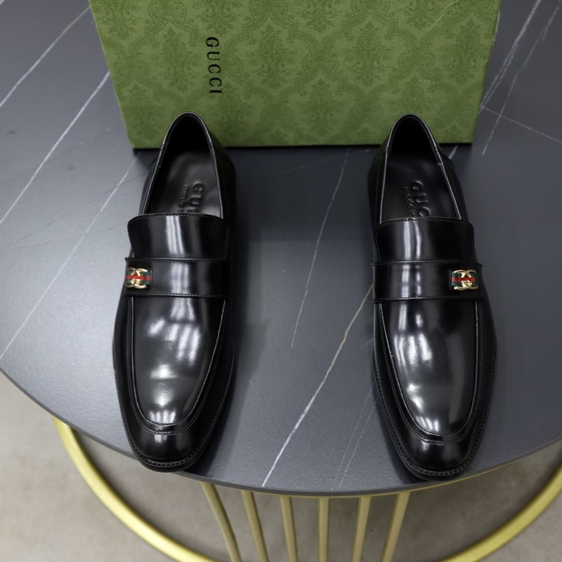 G*u*i leather shoes